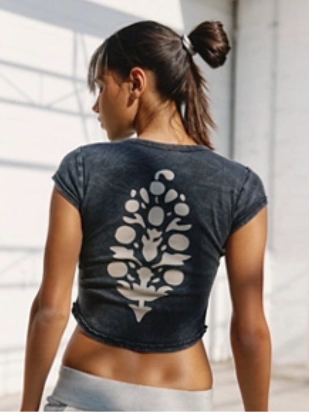 Free People - M - Ribbed logo, baby tee